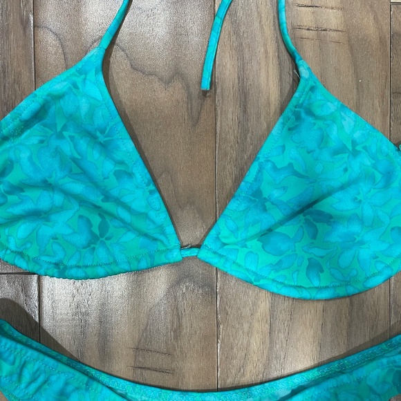 Triangle Top, Lined Bikini with Matching Sarong - Picture 2 of 12